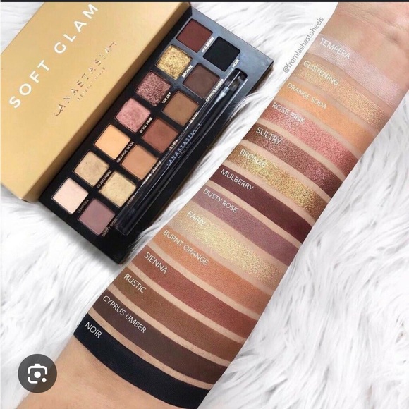 NIB- ABH- Fuzzy Soft Glam Eyeshadow Palette- Full Size - Picture 1 of 17